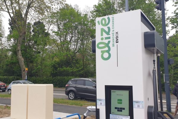 Véhicules électriques : 2 nouvelles bornes