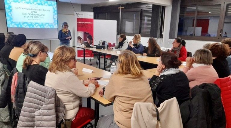 Formation continue des assistantes maternelles