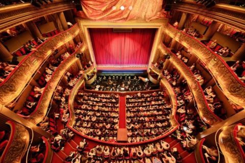 Opera-cap