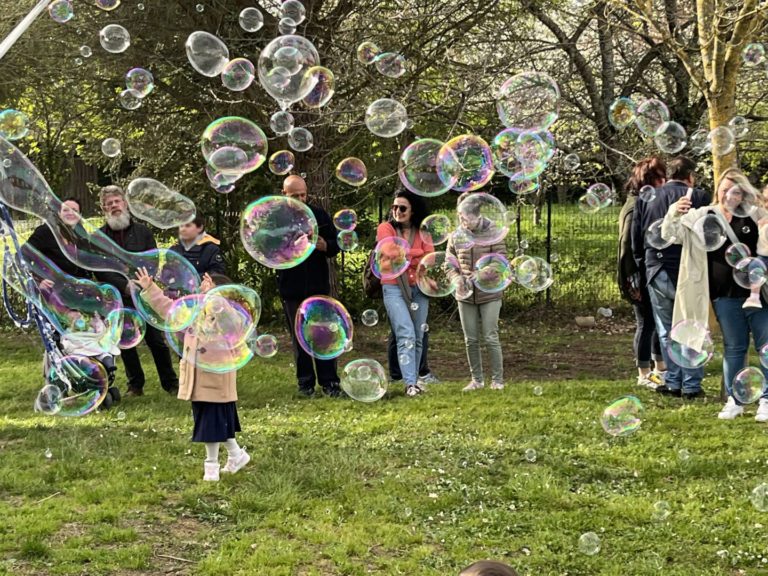 La Grande Lessive 2024® « Faire des bulles ? »