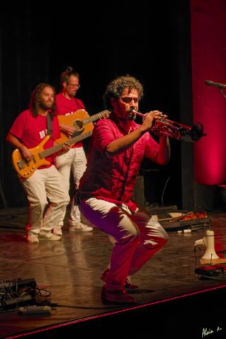 NO PUEDE PARAR_ZF54341