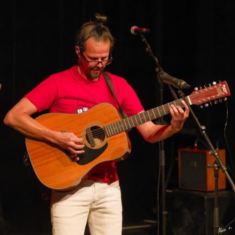 NO PUEDE PARAR_ZF54368