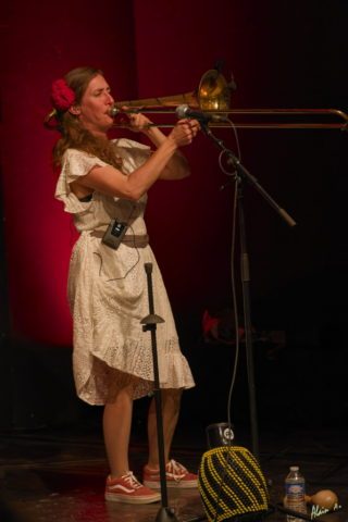 NO PUEDE PARAR_ZF54370