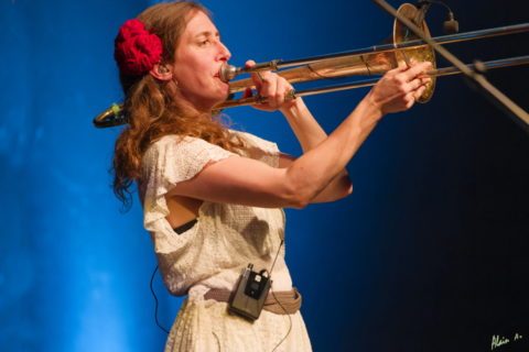 NO PUEDE PARAR_ZF54383