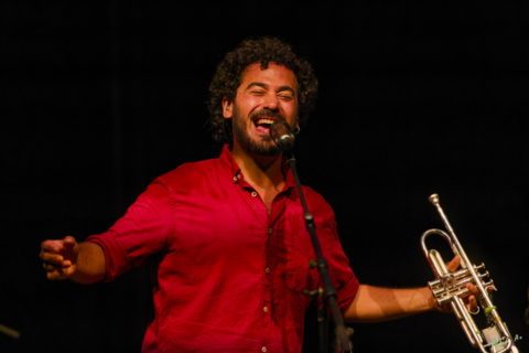 NO PUEDE PARAR_ZF54390