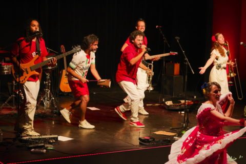 NO PUEDE PARAR_ZF54421