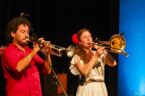 NO PUEDE PARAR_ZF54433