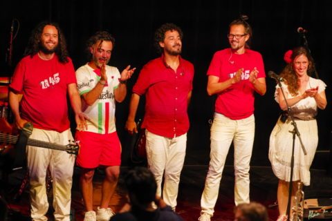 NO PUEDE PARAR_ZF54441