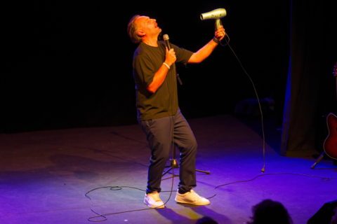 Et dieu créa… la voix-_ZF548781818_DxO