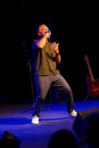 Et dieu créa… la voix-_ZF548842222_DxO