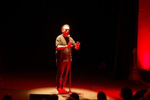 Et dieu créa… la voix-_ZF548872424_DxO