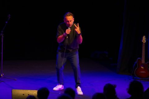 Et dieu créa… la voix-_ZF548912727_DxO