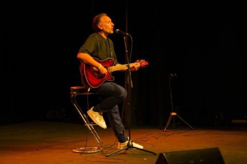 Et dieu créa… la voix-_ZF549033737_DxO