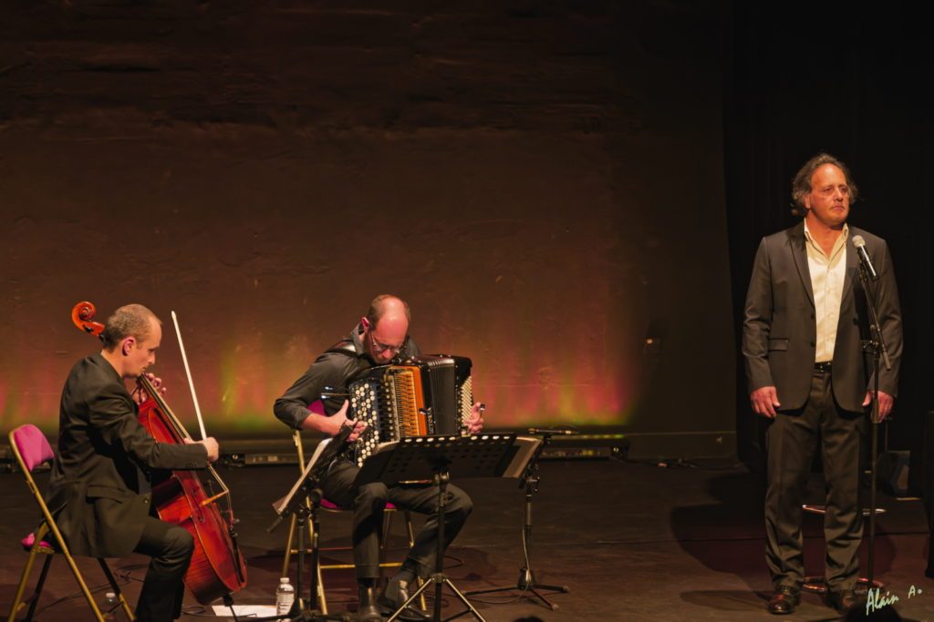 Café Tango – Omar Hassan