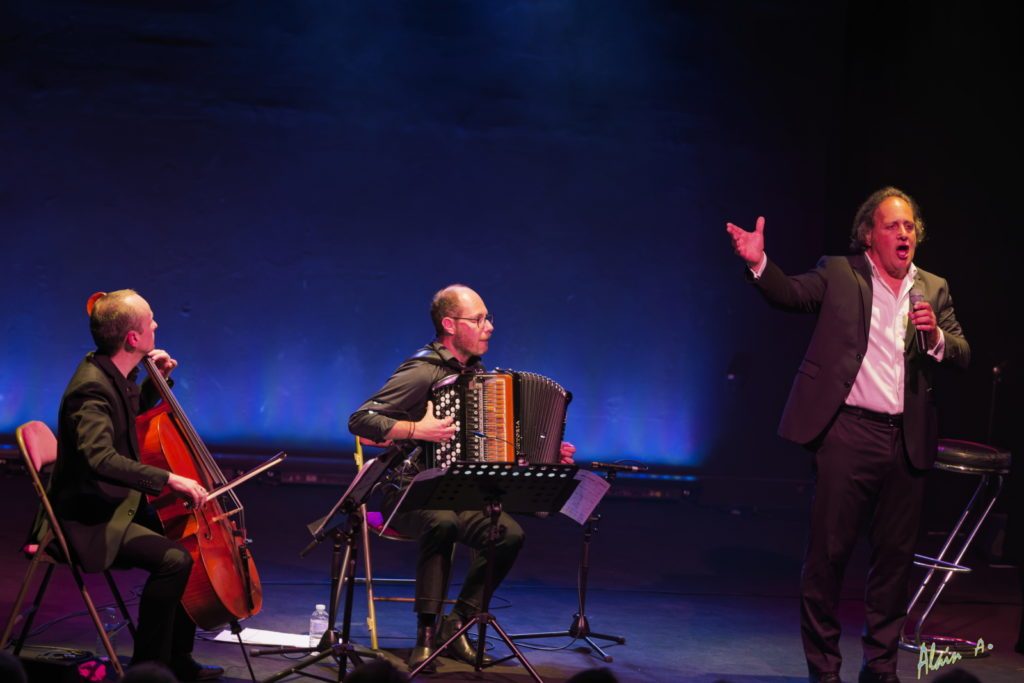 Café Tango – Omar Hassan